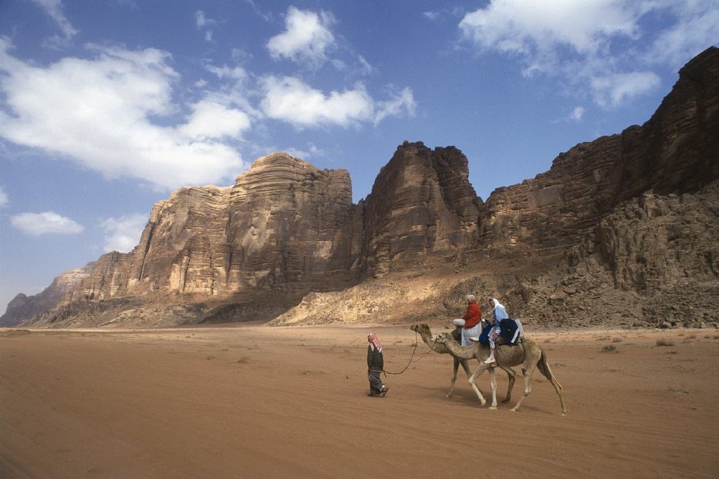 Kameltour durch die Wüste Wadi Rum
