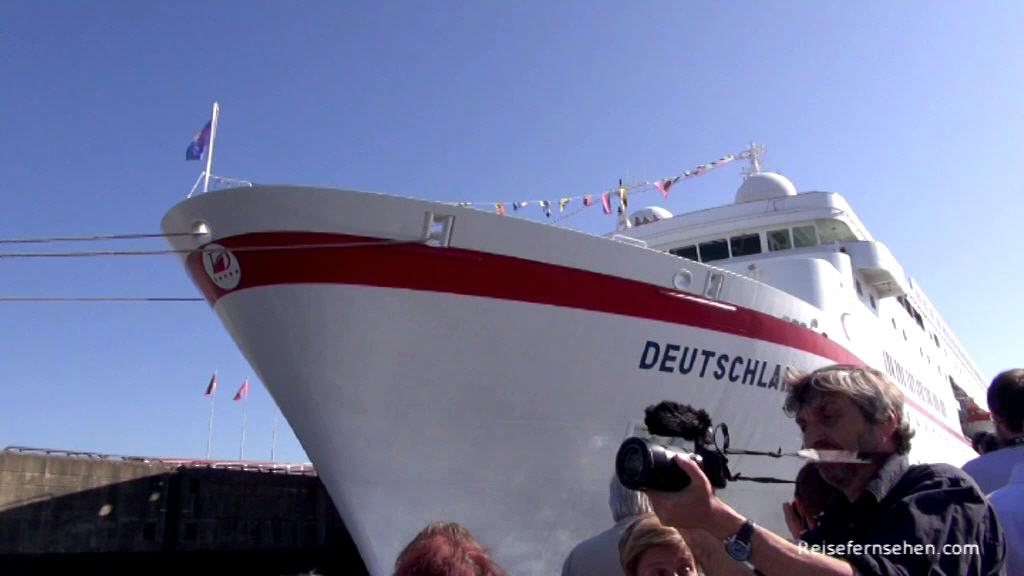 2016: Traumschiff MS Deutschland fährt wieder