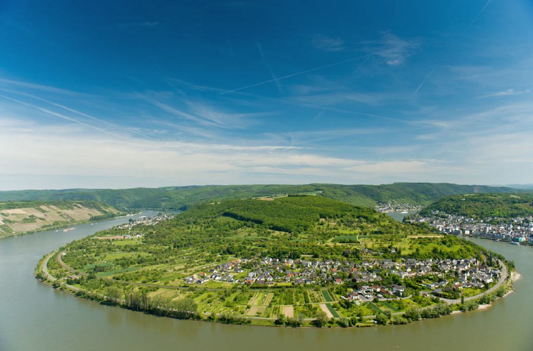 Rheinschleife bei Filsen am Mittelrhein