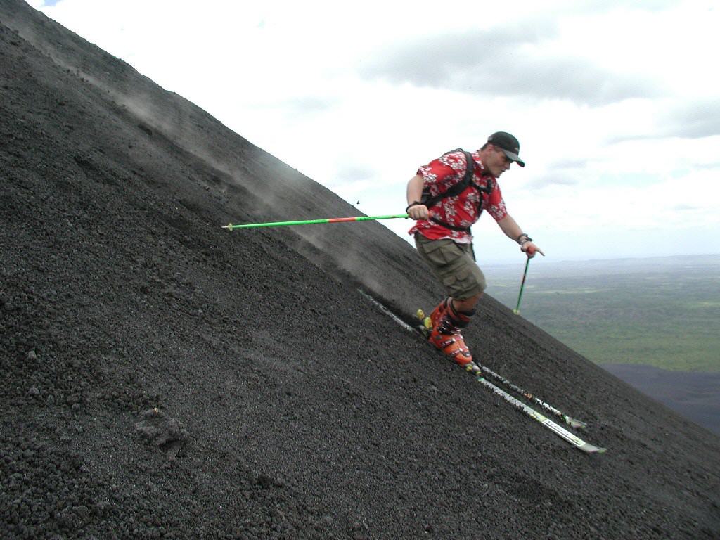 Skiabfahrt auf einem Vulkan