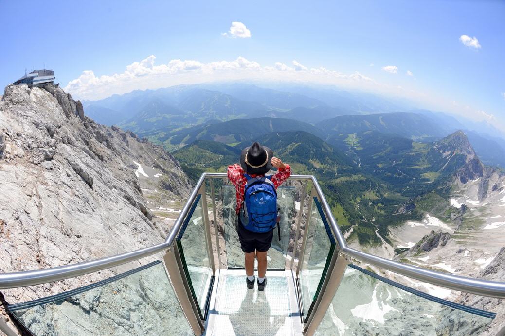 Dachstein: Bergblick von der Treppe ins Nichts