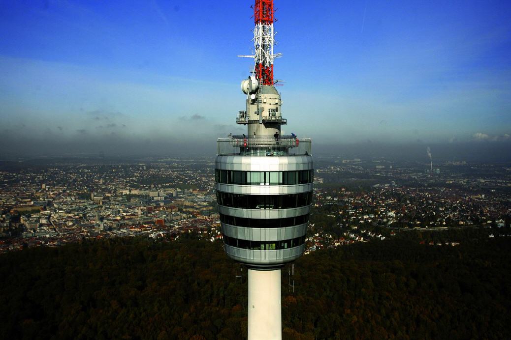 Stuttgarter TV-Turm mit Blick auf die Stadt